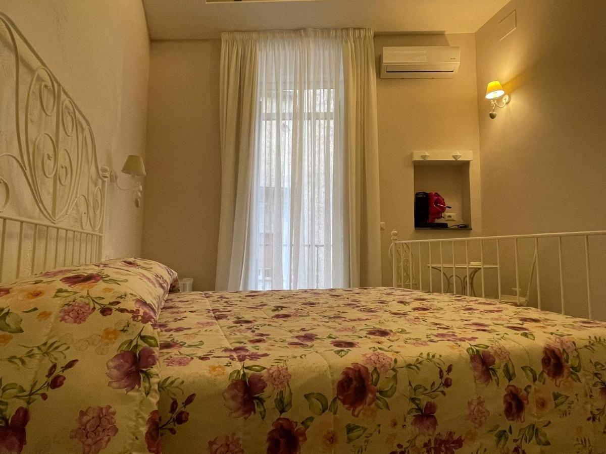 Beb La Gemma Bed & Breakfast Naples Exterior photo