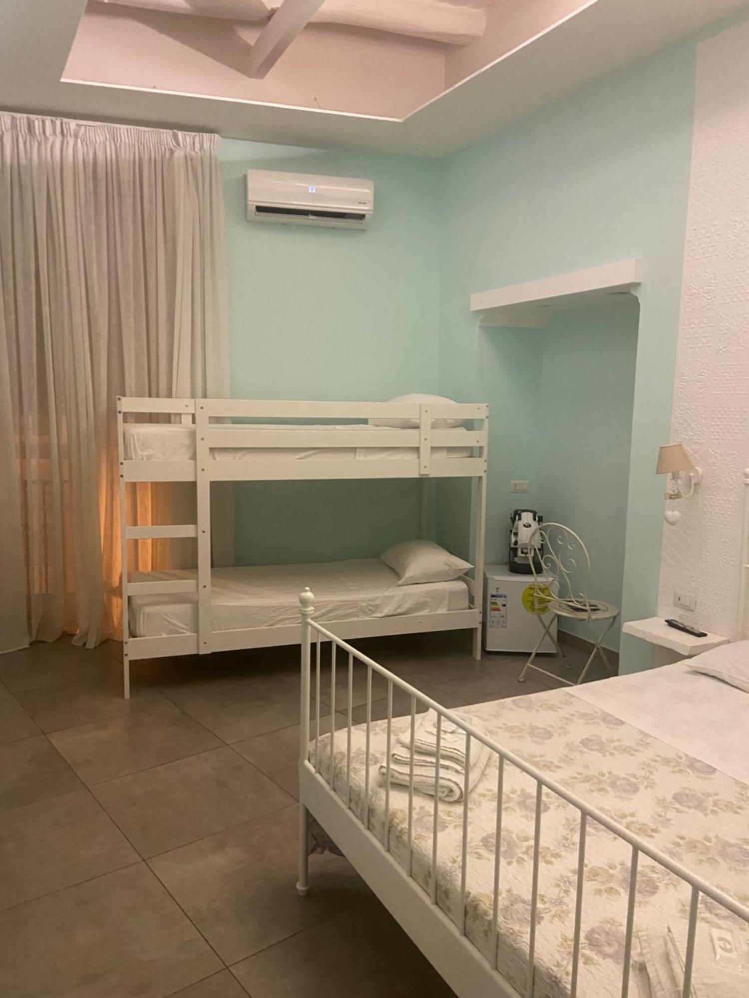 Beb La Gemma Bed & Breakfast Naples Exterior photo
