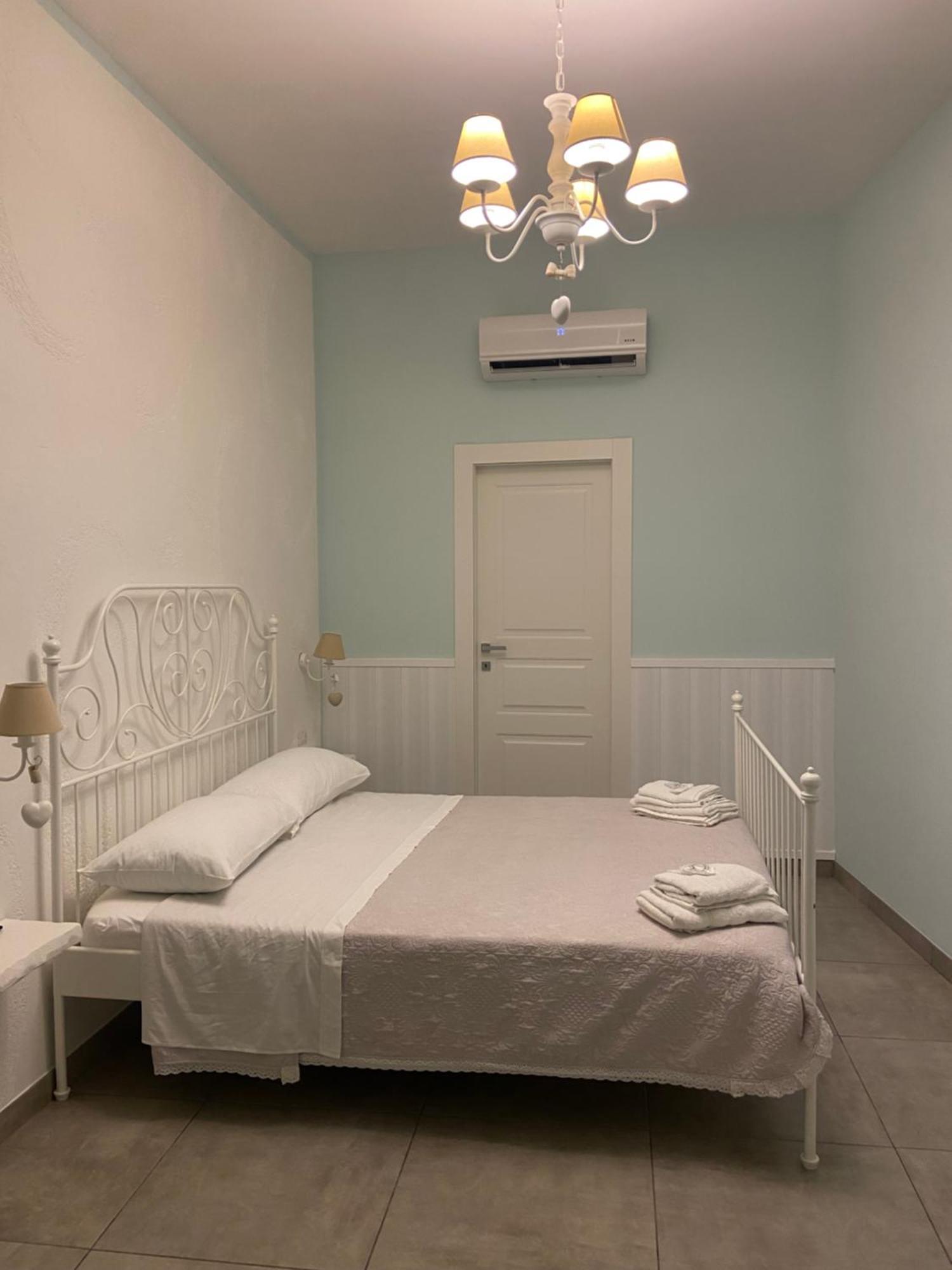 Beb La Gemma Bed & Breakfast Naples Exterior photo